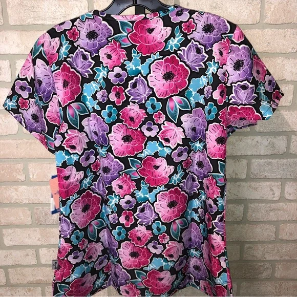 NWT Zavate Ava Therese “Bold Statment” floral print short sleeve scrub top - Picture 4 of 10